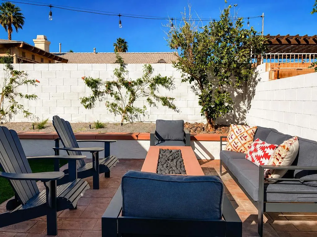 Outdoor sitting area Outdoor sitting area