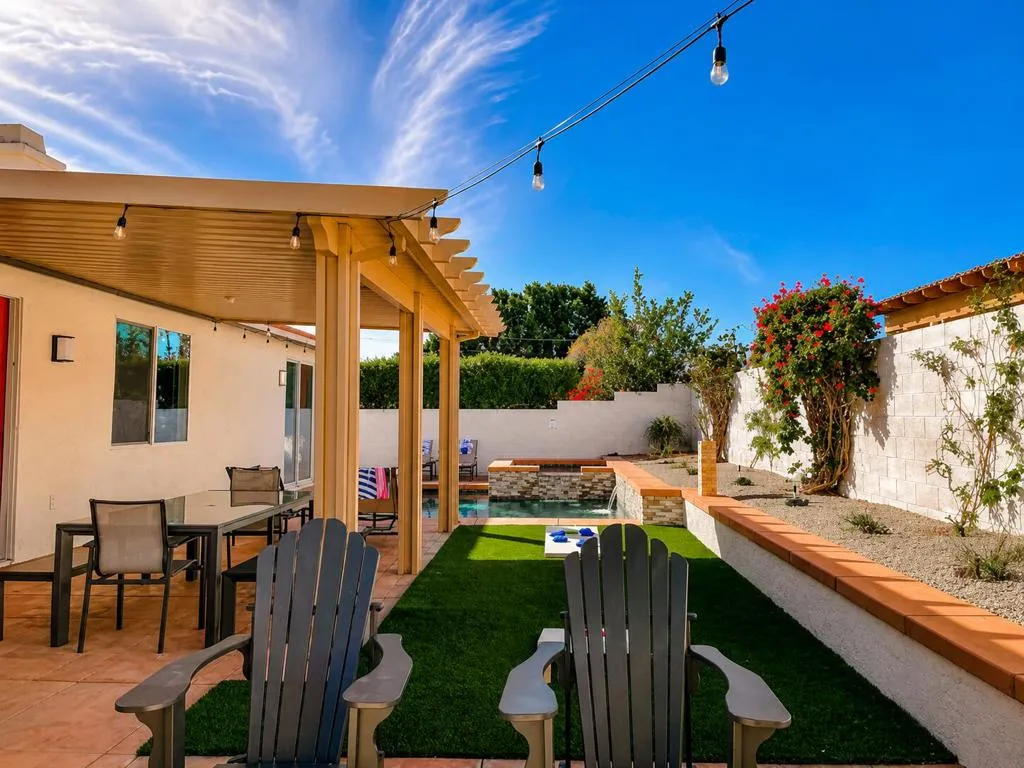 Outdoor sitting area Outdoor sitting area