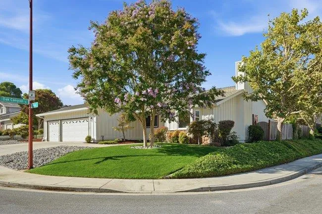 1523 Foster Ct