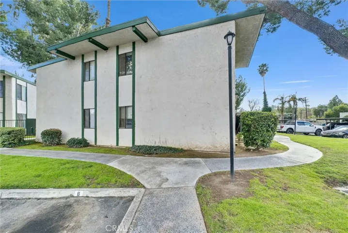1735 E Washington, Colton, California 92324 — photo 5