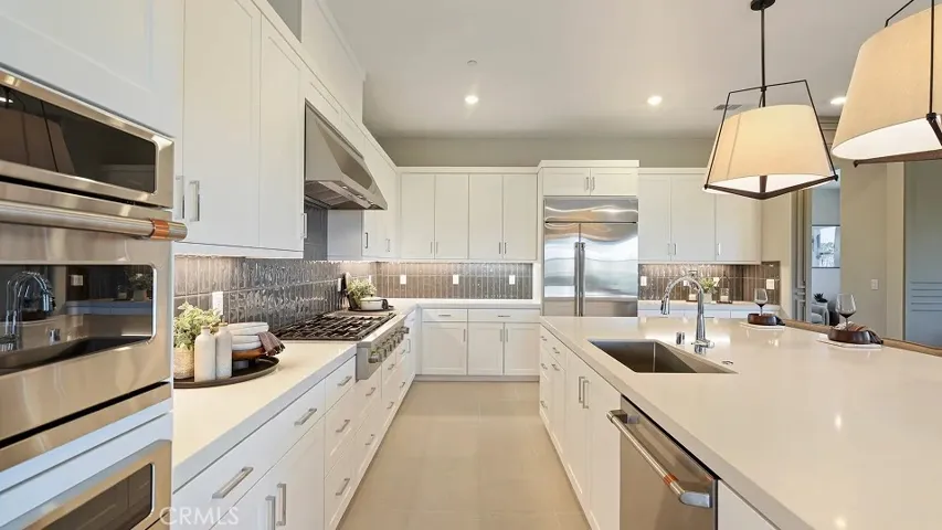 29762 Camino La Cumbre, Valencia, California 91354 — photo 4