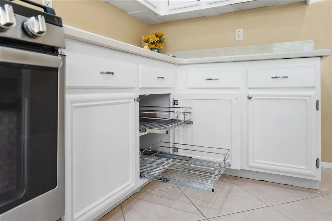 Kitchen with roll out drawers Kitchen with roll out drawers