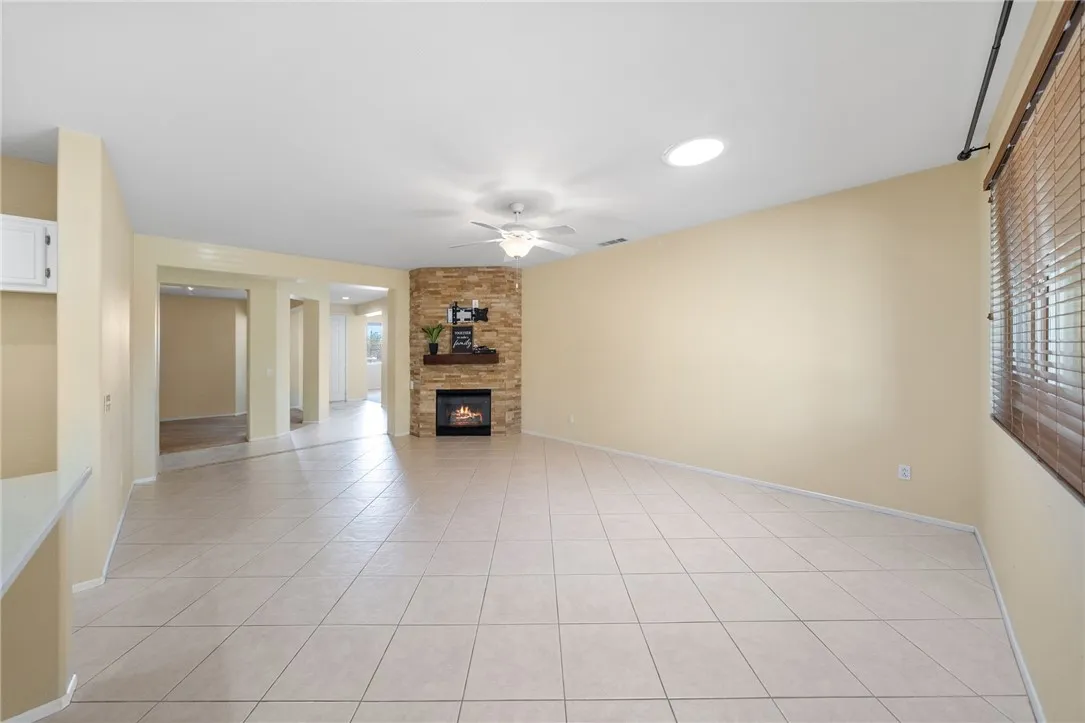 Family room is very open with ceiling light/fan Family room is very open with ceiling light/fan