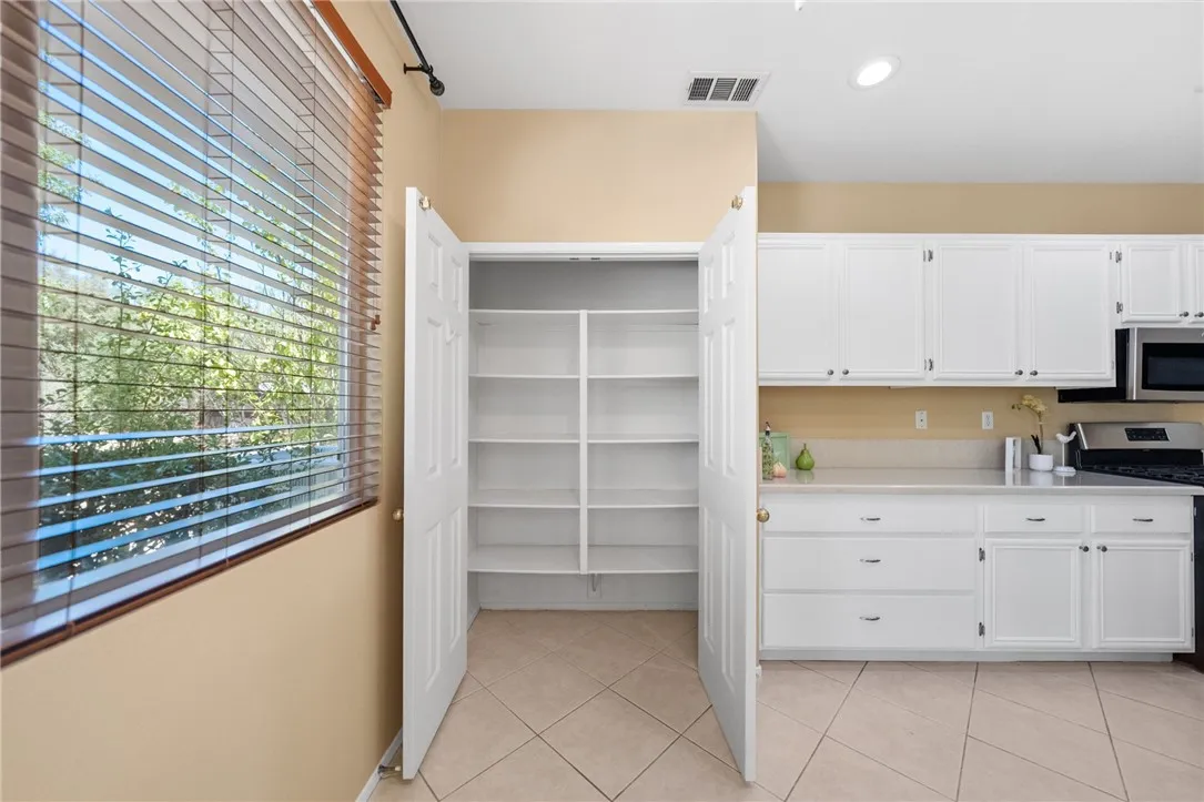 Convenient pantry Convenient pantry