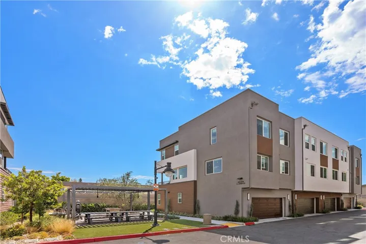 651 S Lyon Street, Santa Ana, California 92701 — photo 4