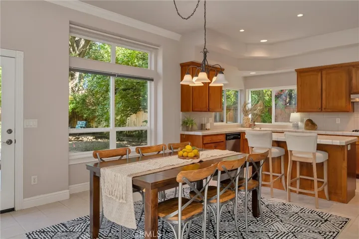 122 Secluded Oaks Court, Chico, California 95928 — photo 5