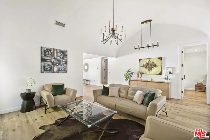 8700 Dorrington Avenue, West Hollywood, California 90048 — photo 4