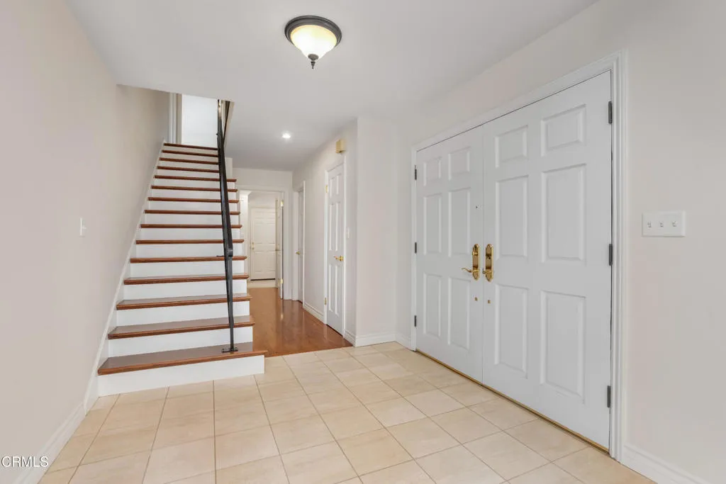 Entry Hall/Stairs