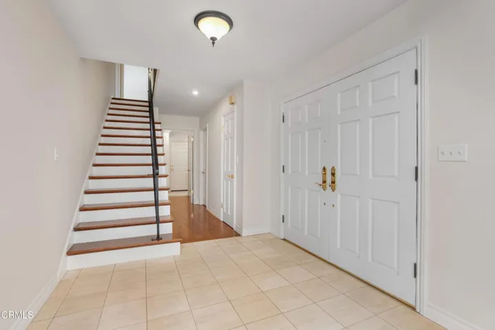 Entry Hall/Stairs