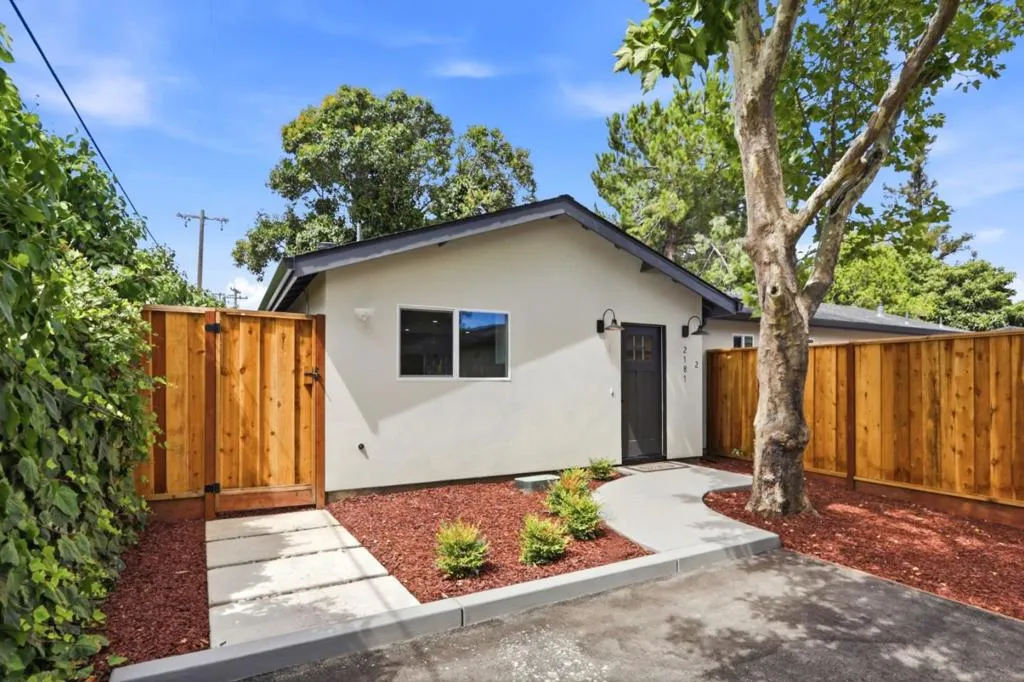 2181 Monticello Ave
