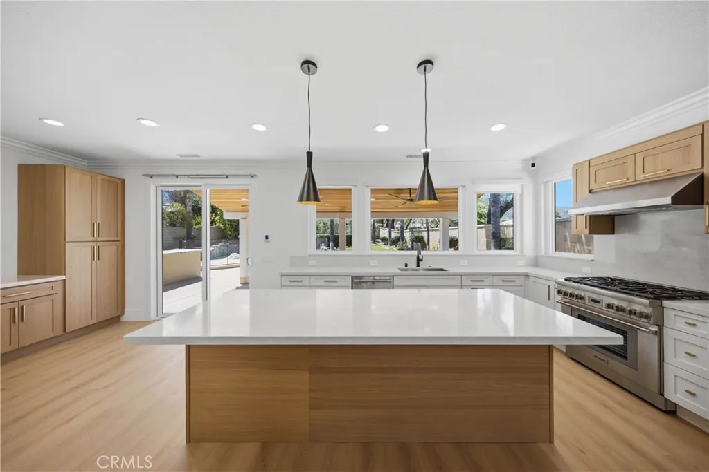 1806 Willowbluff Drive, Corona, California 92883 — photo 4