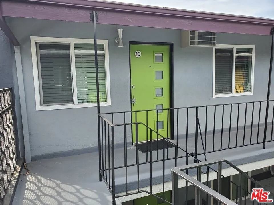 10333 Santa Monica Boulevard 10, Los Angeles, California 90025 — photo 4