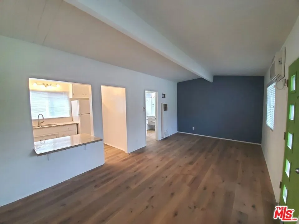 10333 Santa Monica Boulevard 10, Los Angeles, California 90025 — photo 5