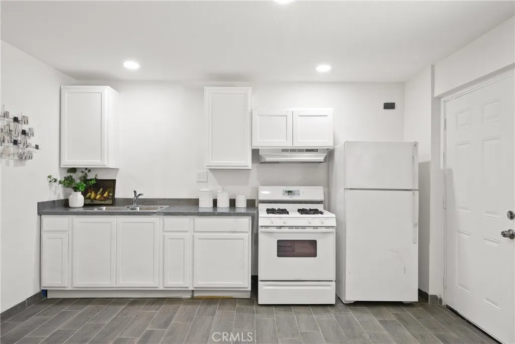 3008 N Arrowhead B, San Bernardino, California 92405 — photo 4