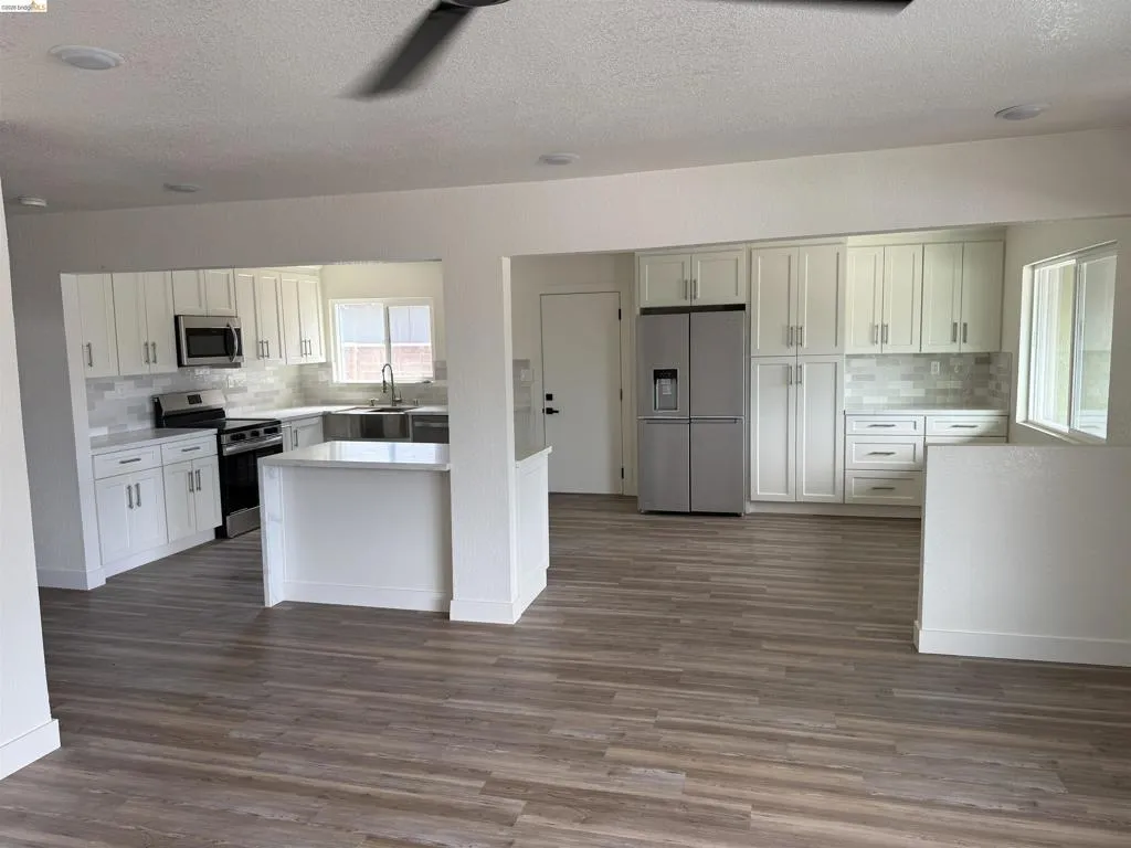203 Rose Ann Ave, Pittsburg, California 94565 — photo 5