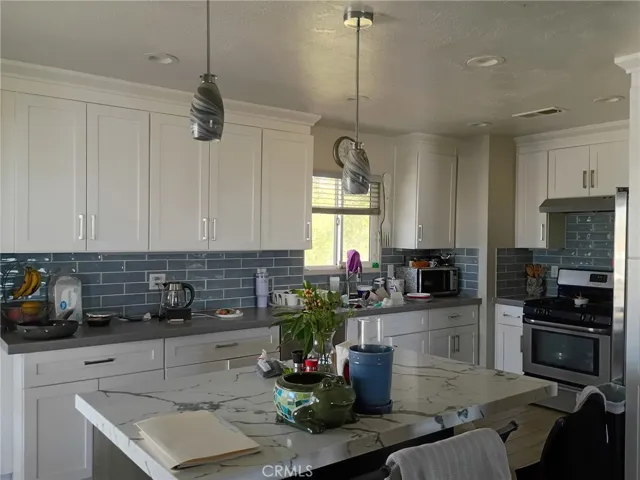 16031 Mesa, Hesperia, California 92345 — photo 5