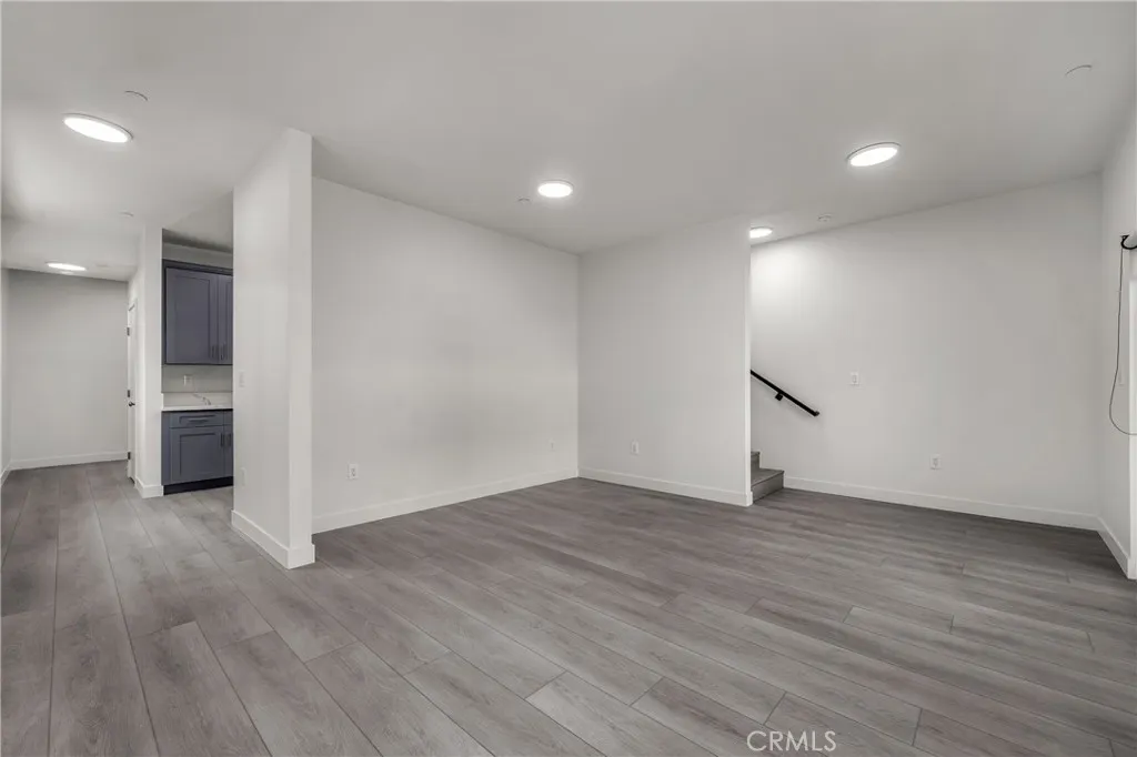 10882 Dora, Sun Valley, California 91352 — photo 4