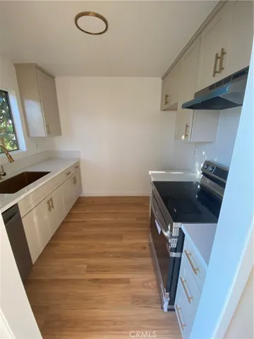 933 N Cedar 14, Inglewood, California 90302 — photo 4