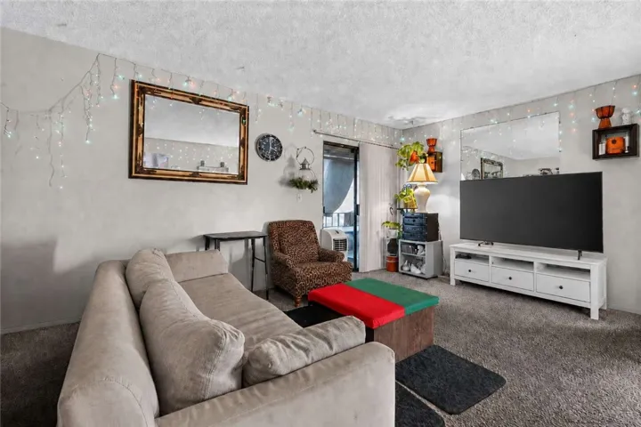 8847 Willis Avenue 16, Panorama City, California 91402 — photo 5