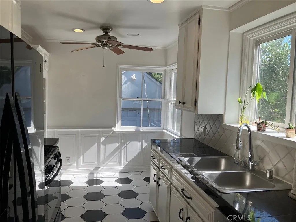 1531 Hillside, Glendale, California 91208 — photo 4