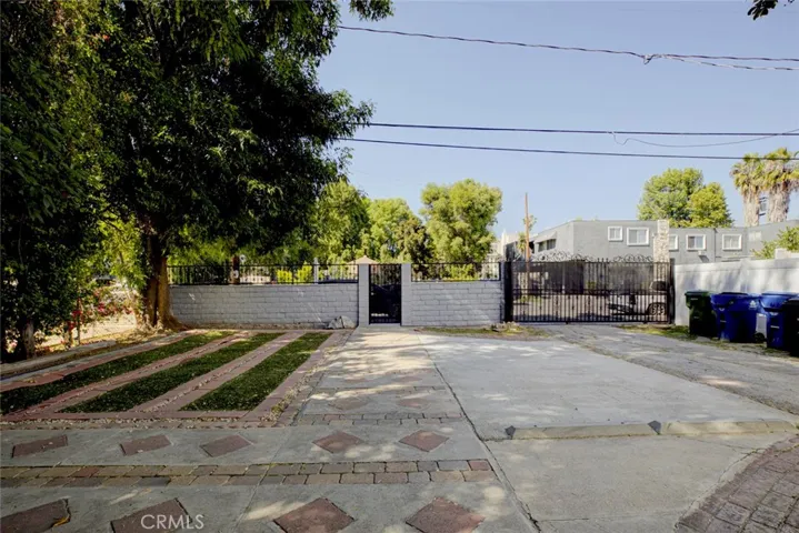 gated entry with remote control