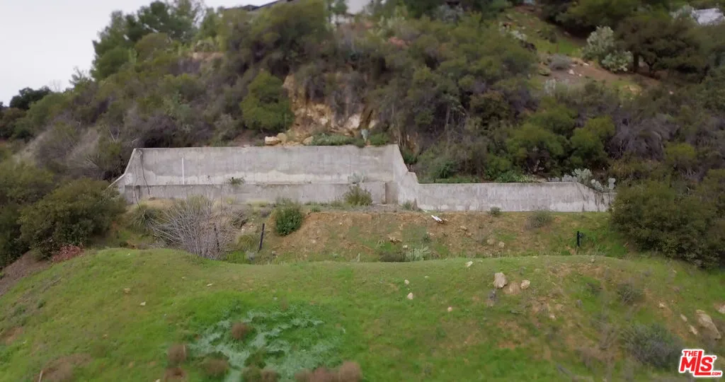 22755 Chamera Lane, Topanga, California 90290 — photo 4