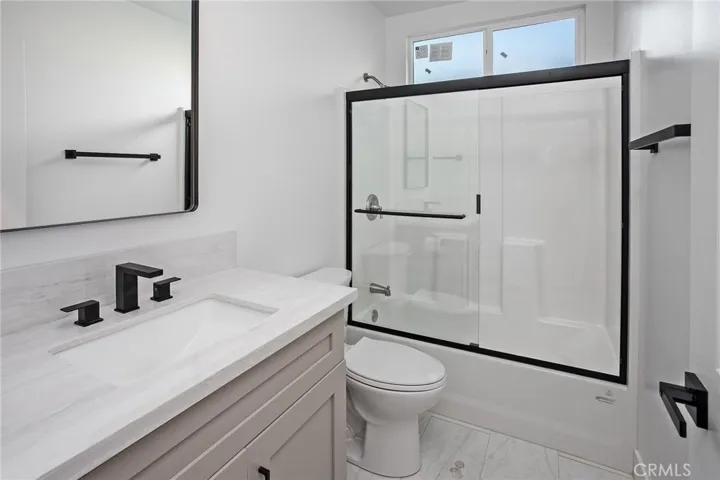 Unit 218 Bathroom
