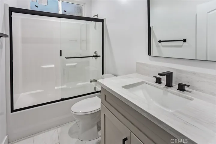 Unit 216 Bathroom