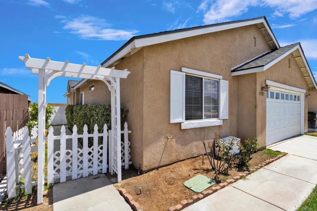 13523 Merry Oaks, Victorville, California 92392 — photo 5