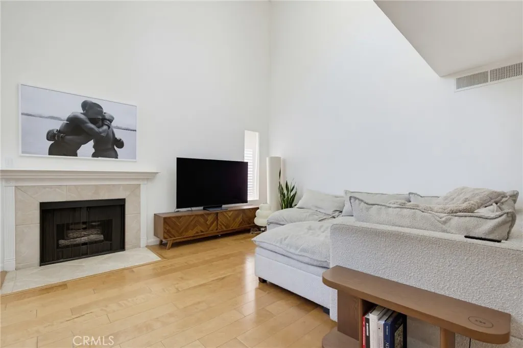 1639 Camden Avenue 301, Los Angeles, California 90025 — photo 4