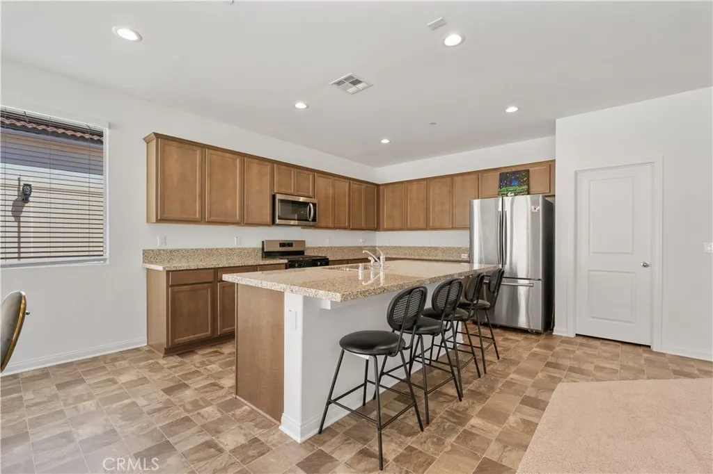 Original Photo-breakfast bar countertop