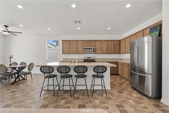 Breakfast Bar/Counter seating
