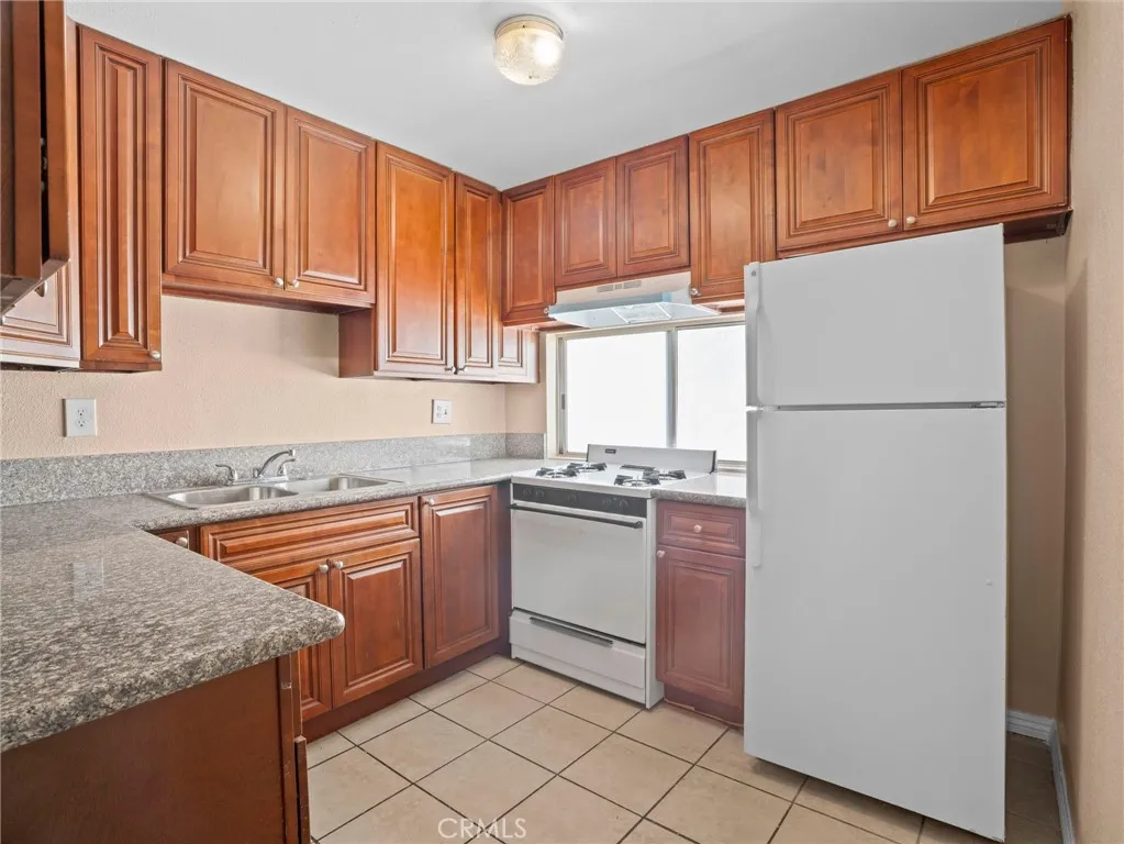 7243 Milton 5, Whittier, California 90602 — photo 4