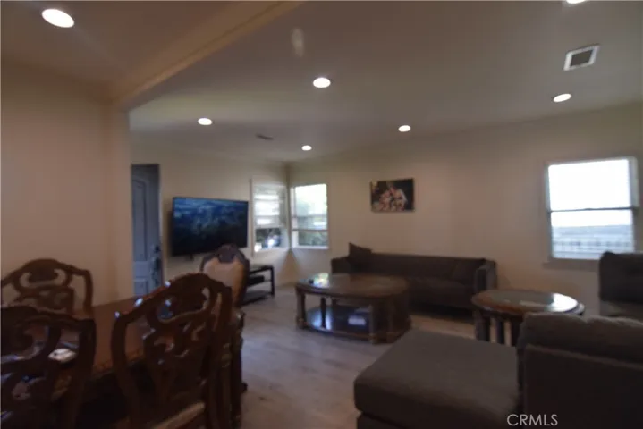 9930 Saticoy Street, Burbank, California 91504 — photo 4