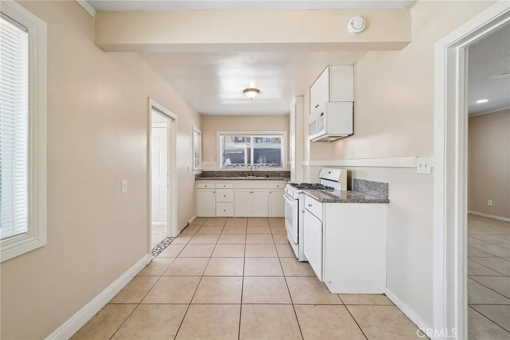 Dining area in Kitchen