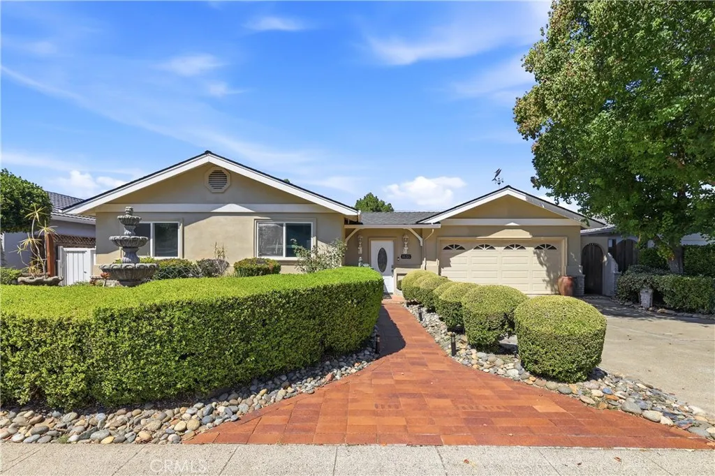 1635 Blossom Hill