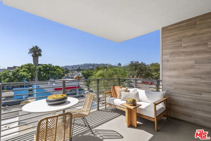 7428 Santa Monica Boulevard 204, West Hollywood, California 90046 — photo 5