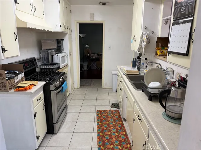 9715 Greening Avenue, Whittier, California 90605 — photo 4