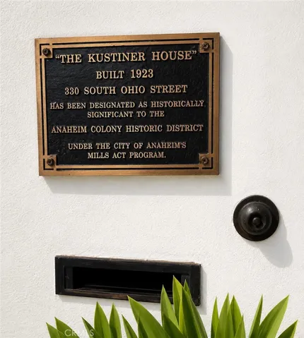 Mills Act Historic Plaque