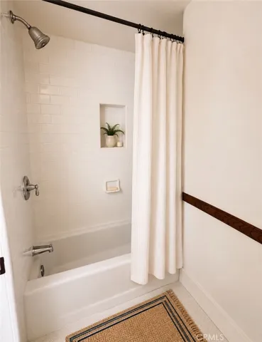 Bathroom Shower in Tub