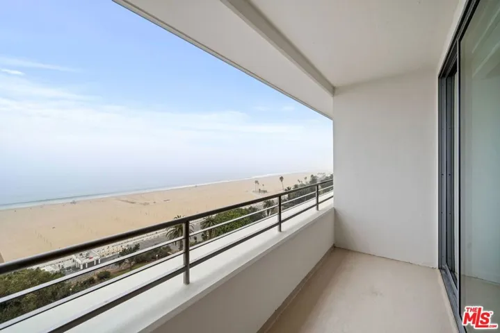 1221 W Ocean Avenue 808, Santa Monica, California 90401 — photo 4