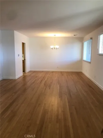 dining off of kitchen