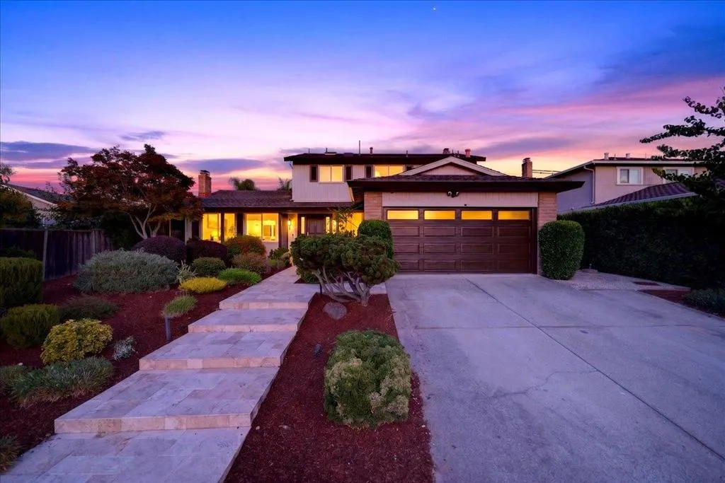 5482 Kaveny Dr