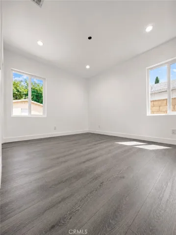 7918 Hazeltine Avenue, Panorama City, California 91402 — photo 5
