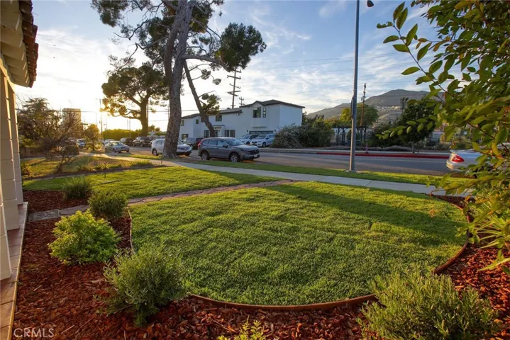 822 Monterey, Glendale, California 91206 — photo 4