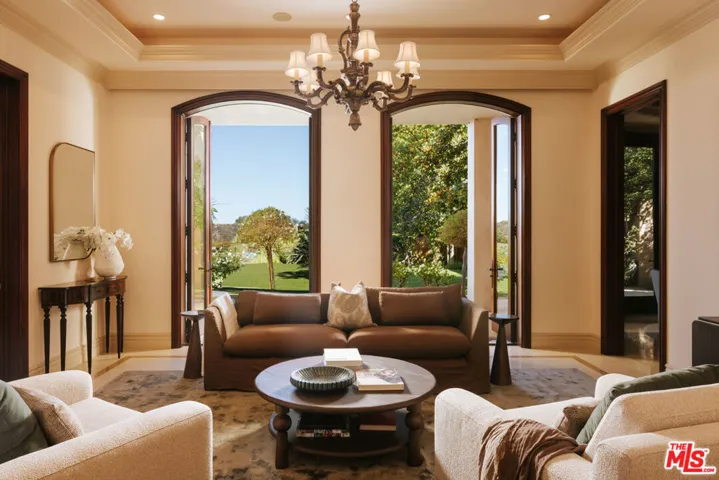 2108 Stratford Circle, Los Angeles, California 90077 — photo 5