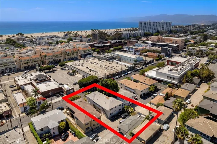 240 Hampton Drive, Venice, California 90291 — photo 4