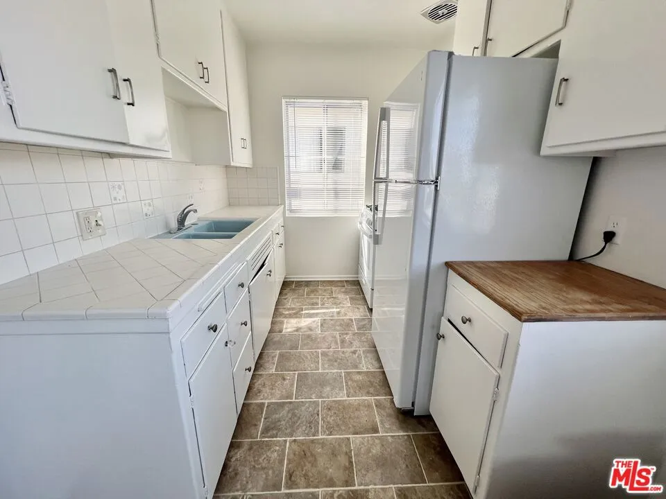 10303 Palms Boulevard 5, Los Angeles, California 90034 — photo 5