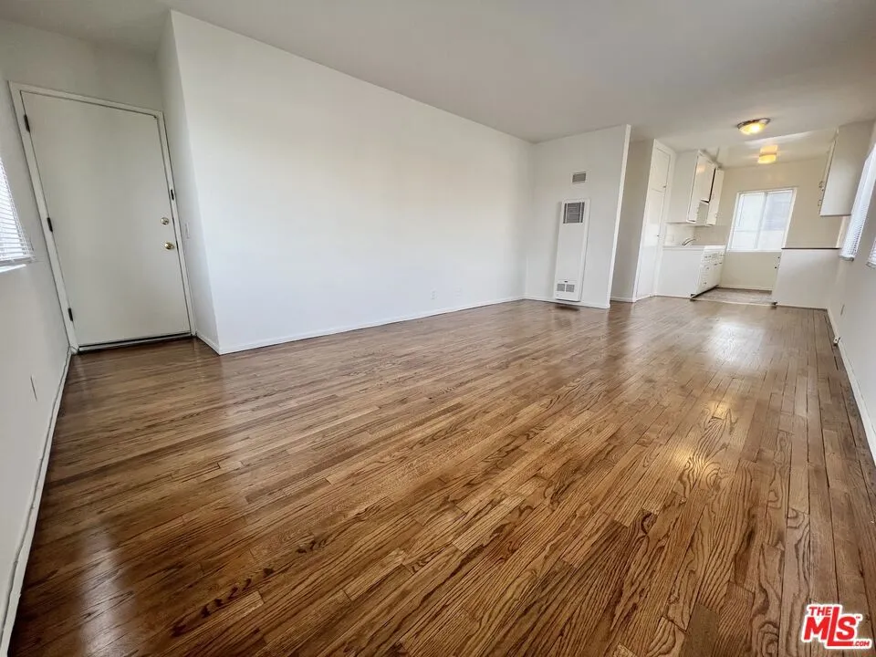 10303 Palms Boulevard 5, Los Angeles, California 90034 — photo 4