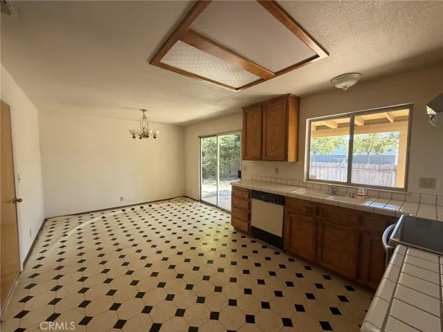 17 Betsey Way, Chico, California 95928 — photo 5